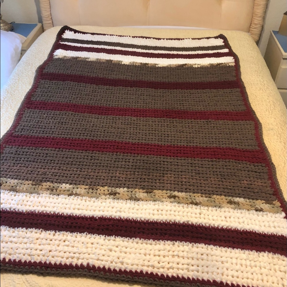 Afghan blanket throw fall colors NWT Suzy Quzie brand